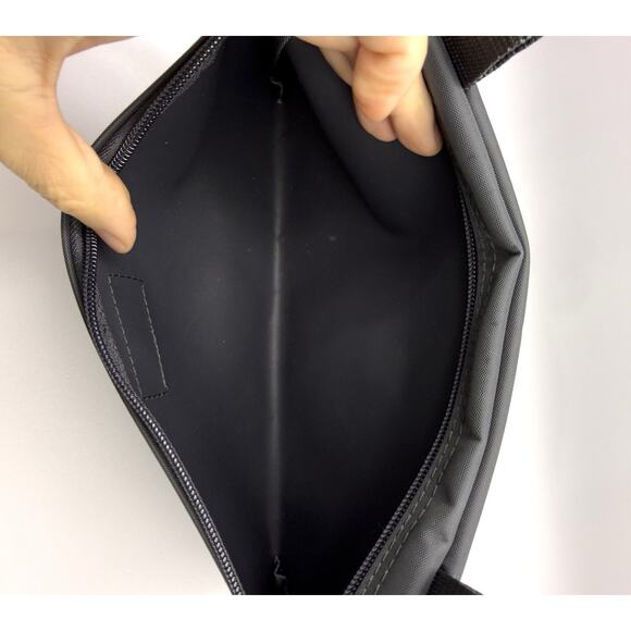 Briggs & Riley Waterproof Pocket Snap Zip Pouch Carry On Travel - Picture 3 of 5